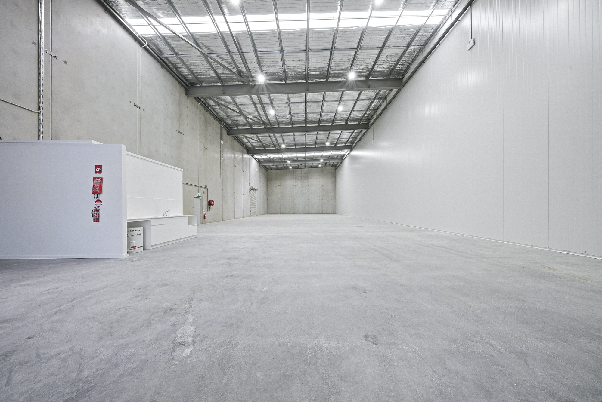Morisset warehouse interior thermal panels